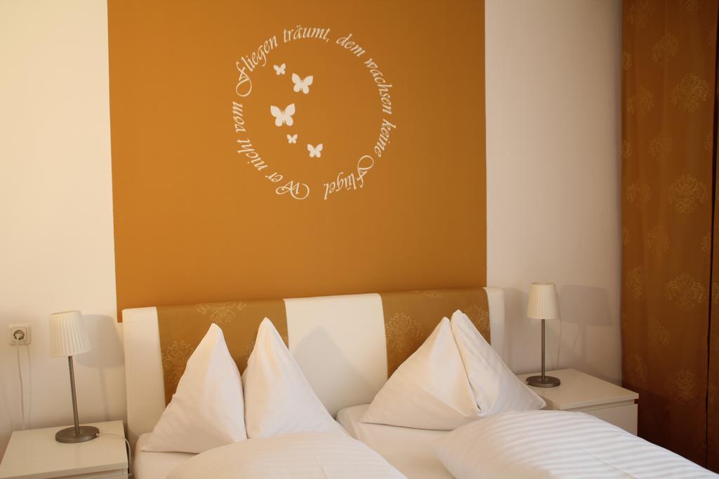 Stadthotel Guertler อัมชเตทเทิน ภายนอก รูปภาพ