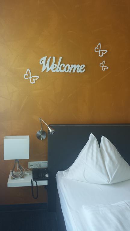Stadthotel Guertler อัมชเตทเทิน ภายนอก รูปภาพ